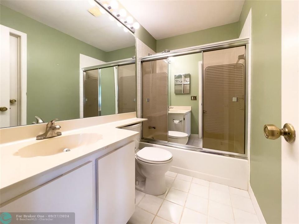 For Sale: $370,000 (2 beds, 2 baths, 1200 Square Feet)