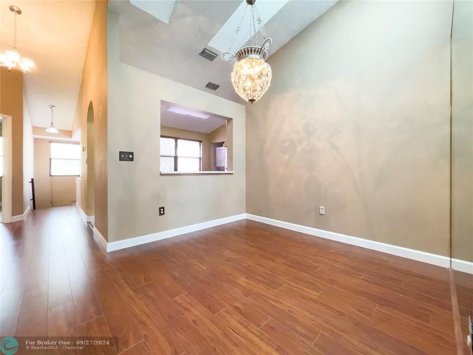 For Sale: $370,000 (2 beds, 2 baths, 1200 Square Feet)