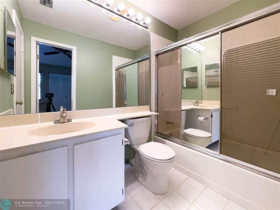 For Sale: $370,000 (2 beds, 2 baths, 1200 Square Feet)