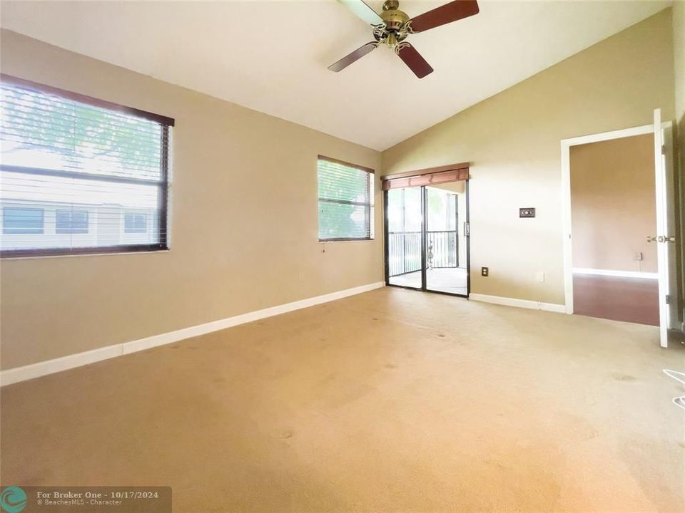 For Sale: $370,000 (2 beds, 2 baths, 1200 Square Feet)