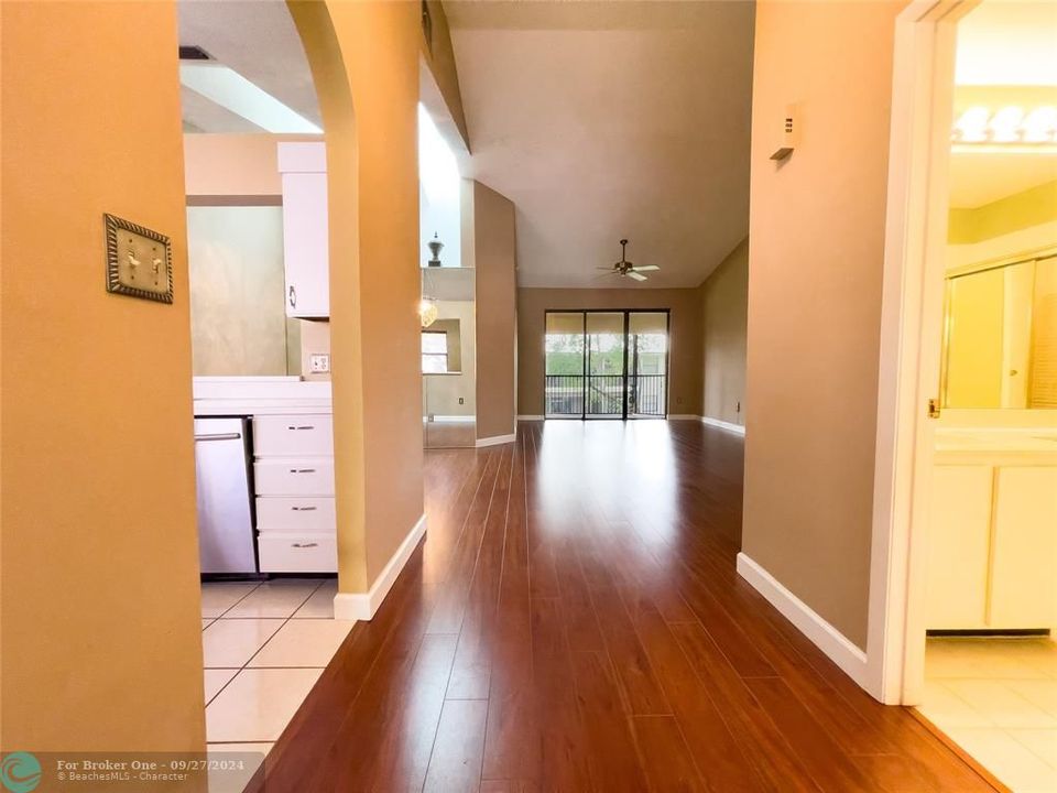 For Sale: $370,000 (2 beds, 2 baths, 1200 Square Feet)