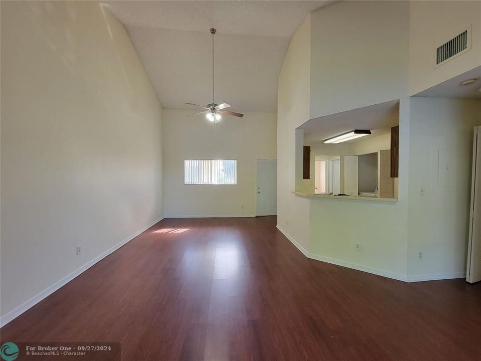 For Rent: $2,000 (2 beds, 2 baths, 1096 Square Feet)