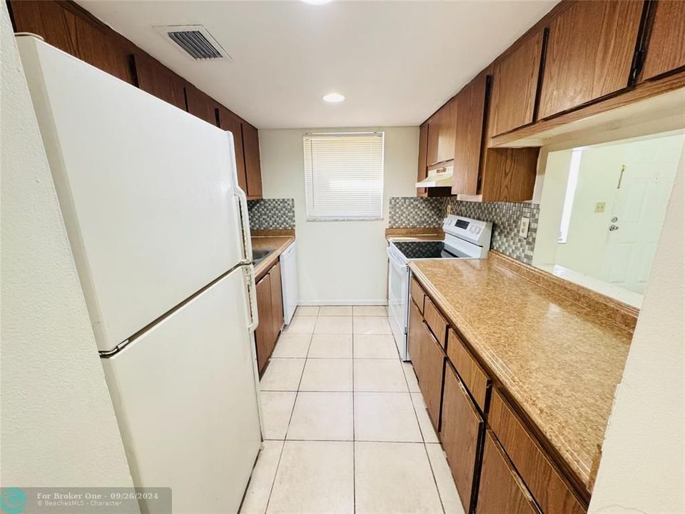 For Rent: $1,550 (1 beds, 1 baths, 775 Square Feet)