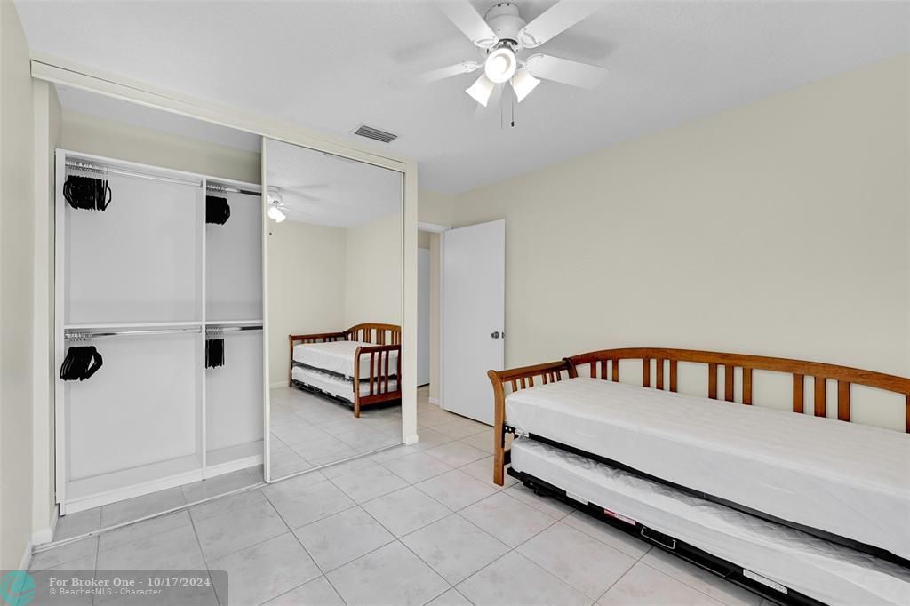 For Sale: $274,900 (3 beds, 2 baths, 1230 Square Feet)