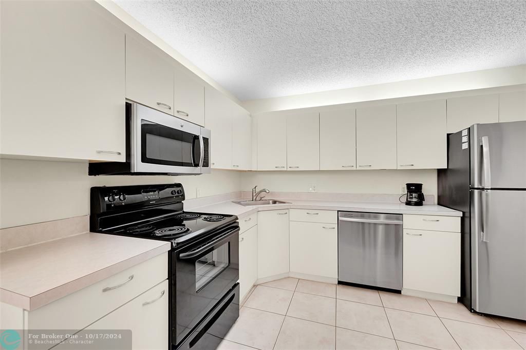 For Sale: $274,900 (3 beds, 2 baths, 1230 Square Feet)