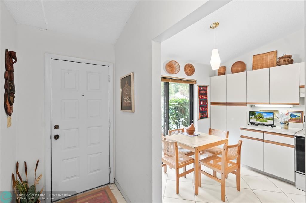 For Sale: $345,000 (2 beds, 2 baths, 1484 Square Feet)