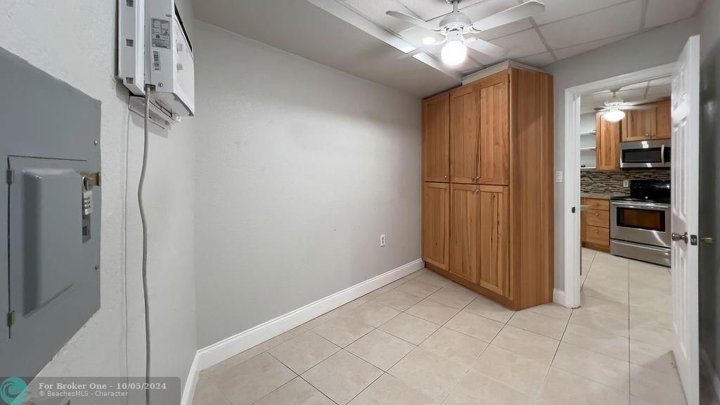 For Sale: $2,500 (2 beds, 1 baths, 659 Square Feet)