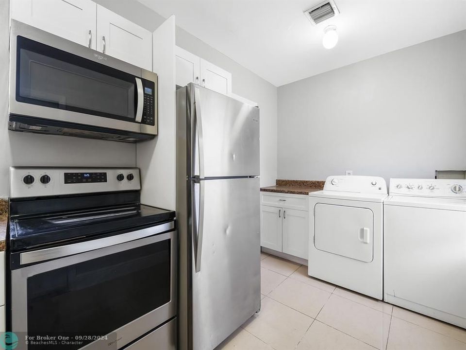 For Sale: $2,200 (2 beds, 1 baths, 780 Square Feet)