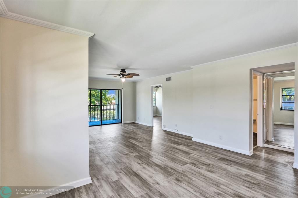 For Sale: $249,500 (2 beds, 2 baths, 1012 Square Feet)