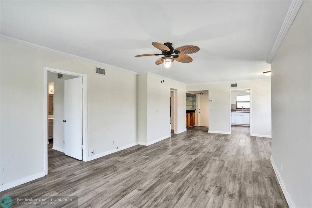 For Sale: $249,500 (2 beds, 2 baths, 1012 Square Feet)