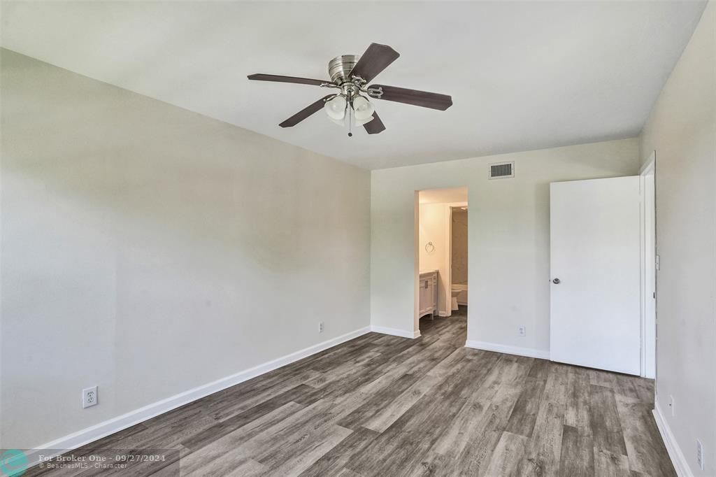 For Sale: $249,500 (2 beds, 2 baths, 1012 Square Feet)