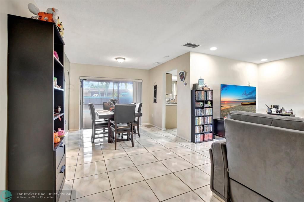 For Sale: $479,900 (2 beds, 2 baths, 1483 Square Feet)