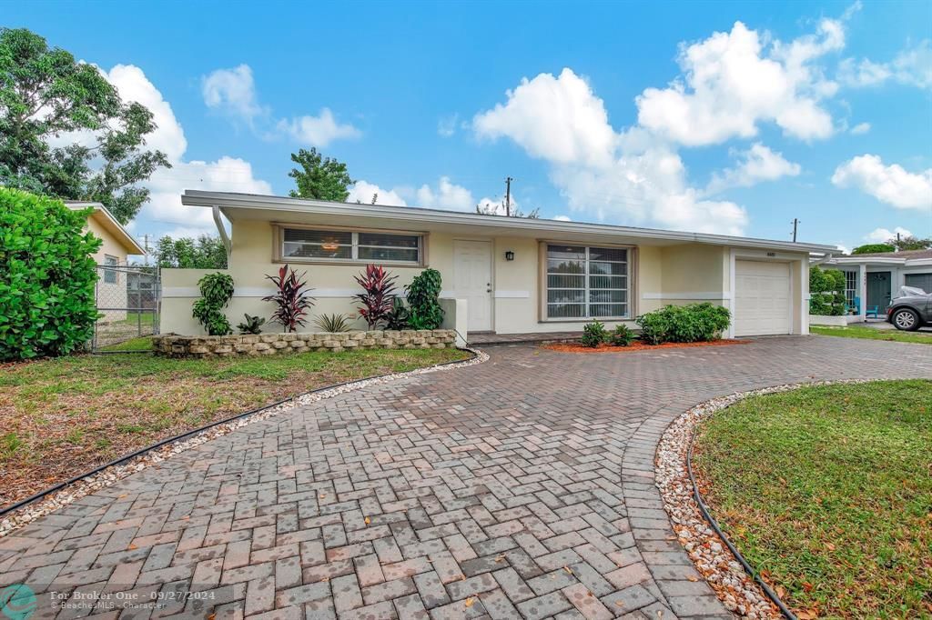 For Sale: $479,900 (2 beds, 2 baths, 1483 Square Feet)