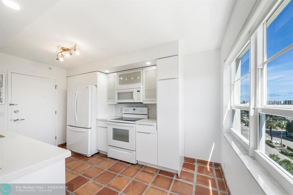 For Sale: $669,000 (2 beds, 2 baths, 1534 Square Feet)