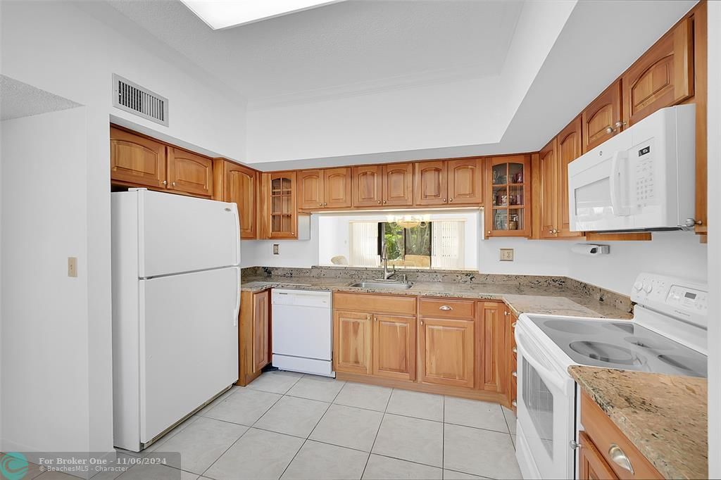 For Rent: $2,800 (2 beds, 2 baths, 1263 Square Feet)