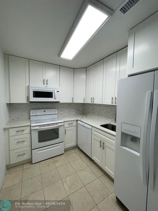 For Rent: $2,100 (1 beds, 1 baths, 850 Square Feet)