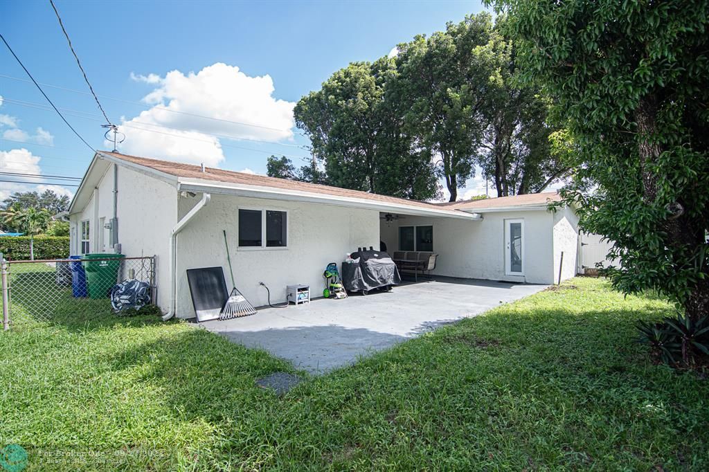 For Sale: $610,000 (4 beds, 2 baths, 1562 Square Feet)