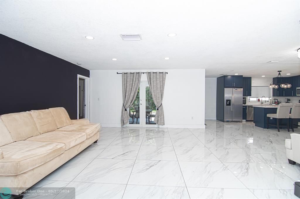 For Sale: $610,000 (4 beds, 2 baths, 1562 Square Feet)