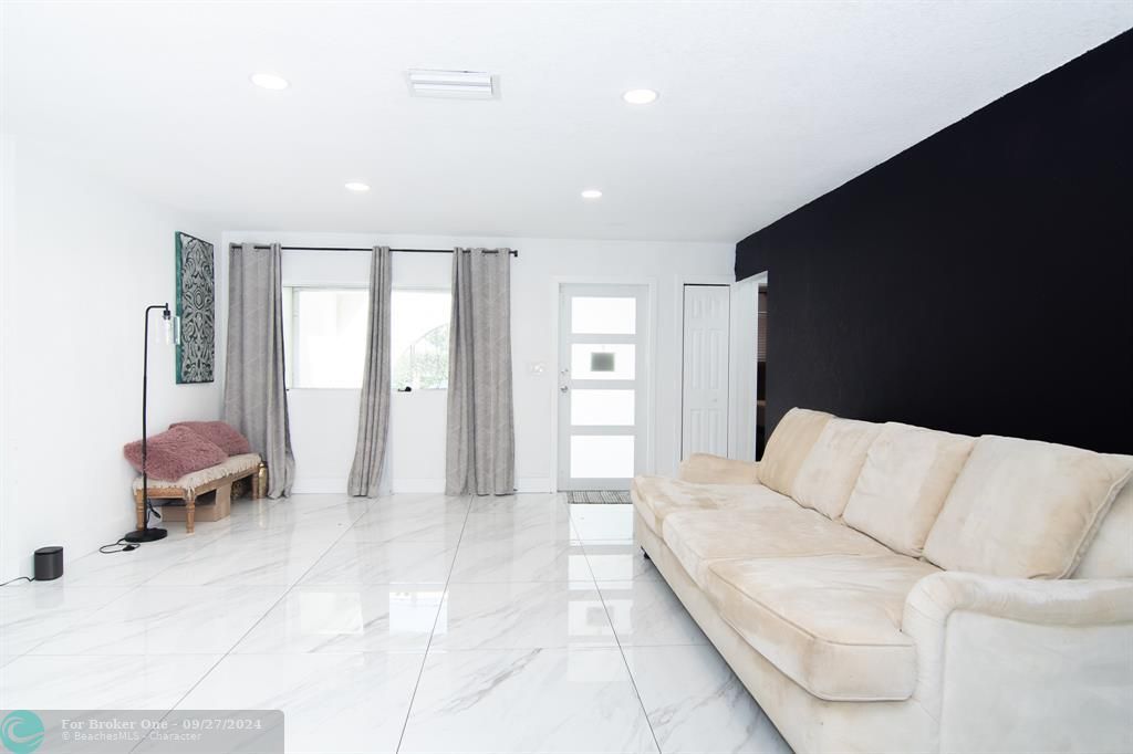 For Sale: $610,000 (4 beds, 2 baths, 1562 Square Feet)