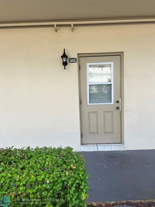 For Sale: $160,000 (2 beds, 2 baths, 944 Square Feet)