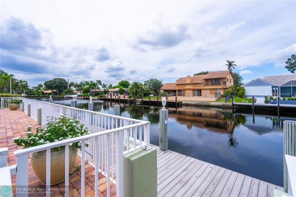 For Sale: $2,399,000 (3 beds, 3 baths, 2690 Square Feet)