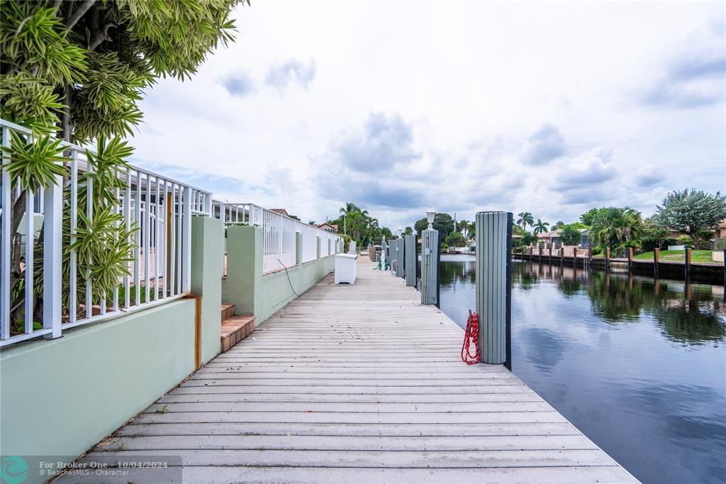 For Sale: $2,399,000 (3 beds, 3 baths, 2690 Square Feet)