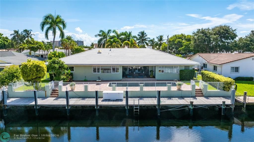 For Sale: $2,399,000 (3 beds, 3 baths, 2690 Square Feet)