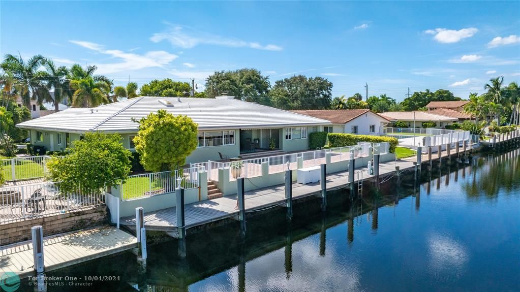 For Sale: $2,399,000 (3 beds, 3 baths, 2690 Square Feet)