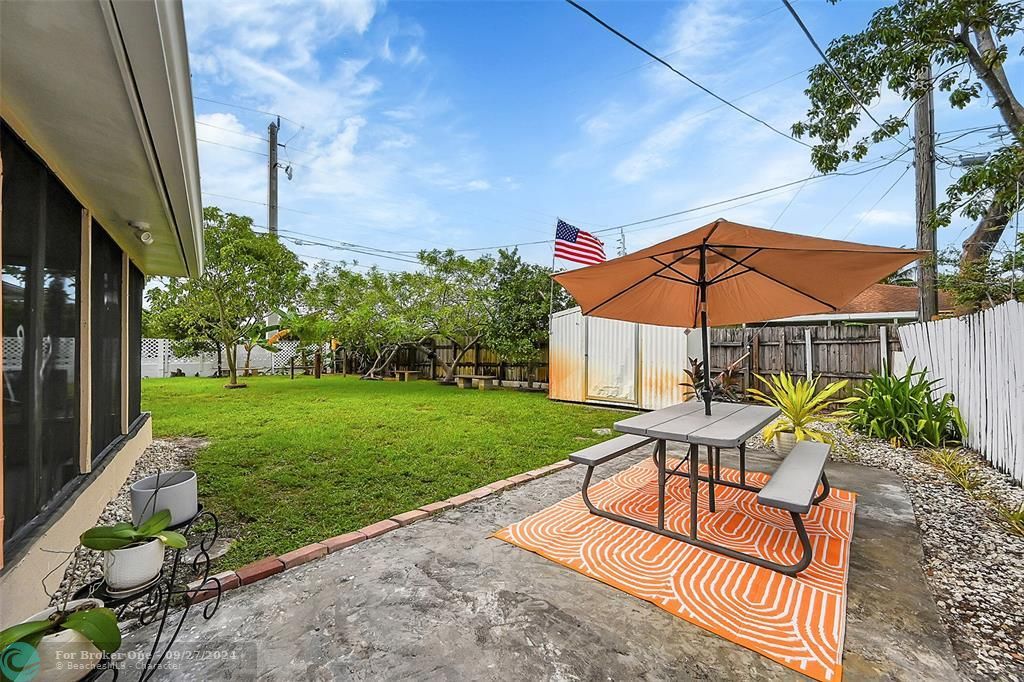 For Sale: $475,000 (3 beds, 2 baths, 1413 Square Feet)