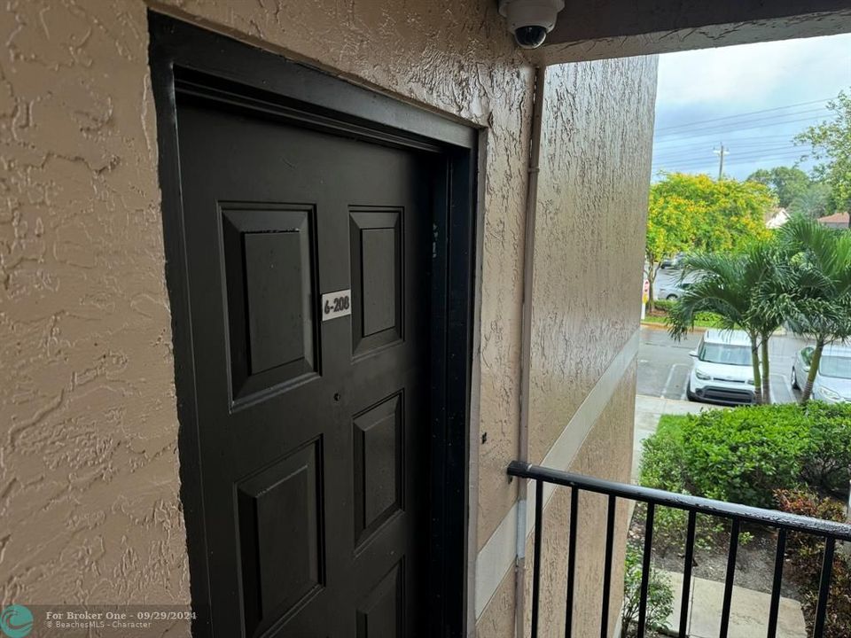 For Rent: $2,800 (3 beds, 2 baths, 1166 Square Feet)