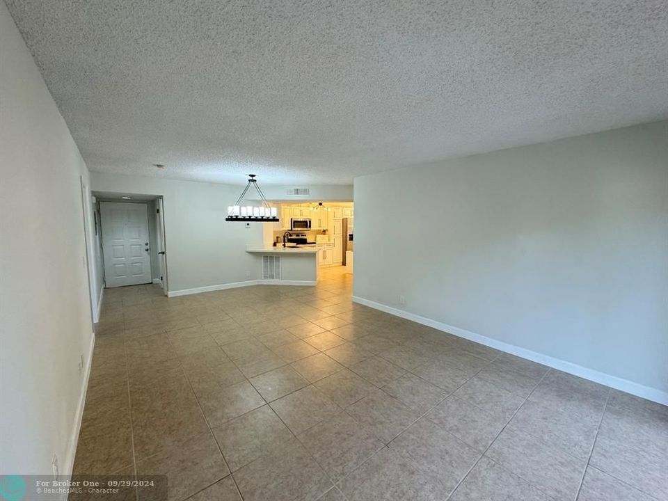 For Rent: $2,800 (3 beds, 2 baths, 1166 Square Feet)