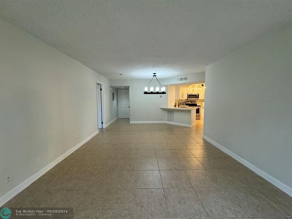 For Rent: $2,800 (3 beds, 2 baths, 1166 Square Feet)