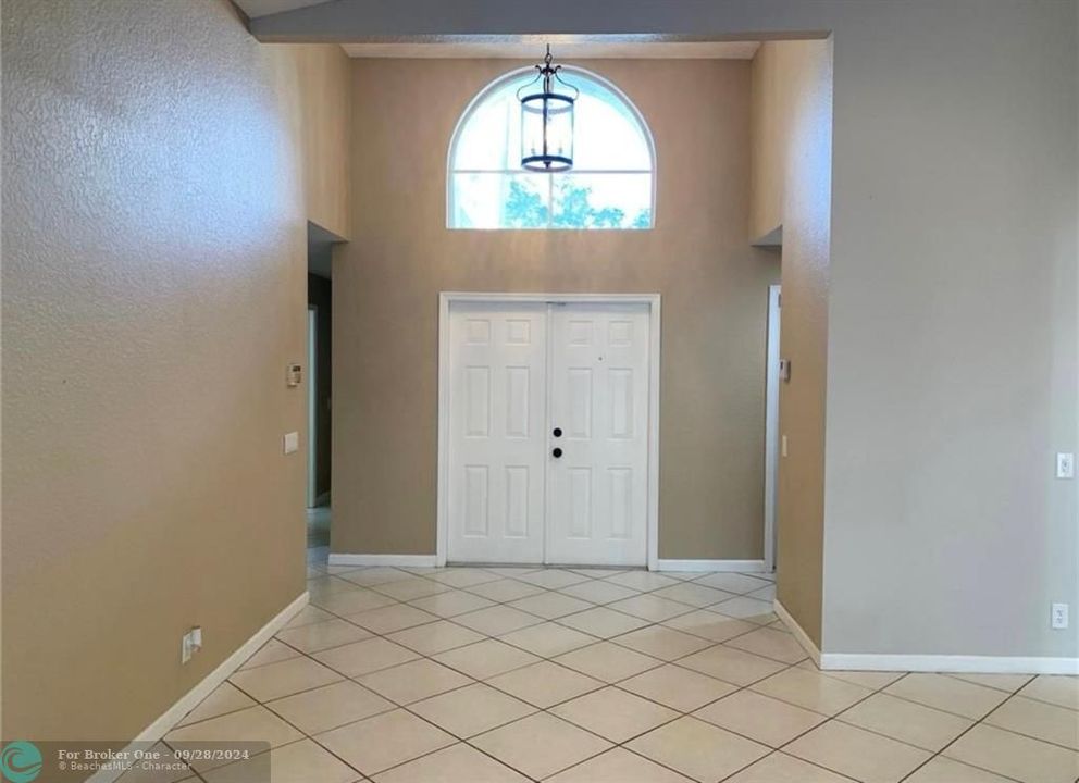 For Rent: $4,800 (4 beds, 2 baths, 2055 Square Feet)