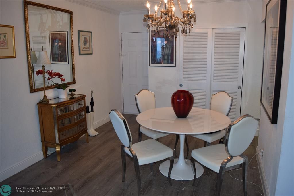 For Sale: $479,000 (1 beds, 1 baths, 745 Square Feet)