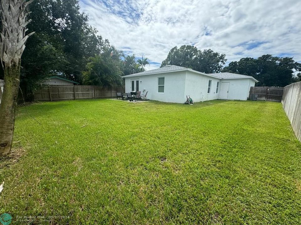 For Sale: $399,990 (3 beds, 2 baths, 1301 Square Feet)