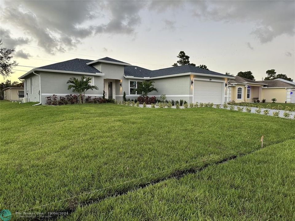 For Sale: $495,000 (3 beds, 2 baths, 1595 Square Feet)