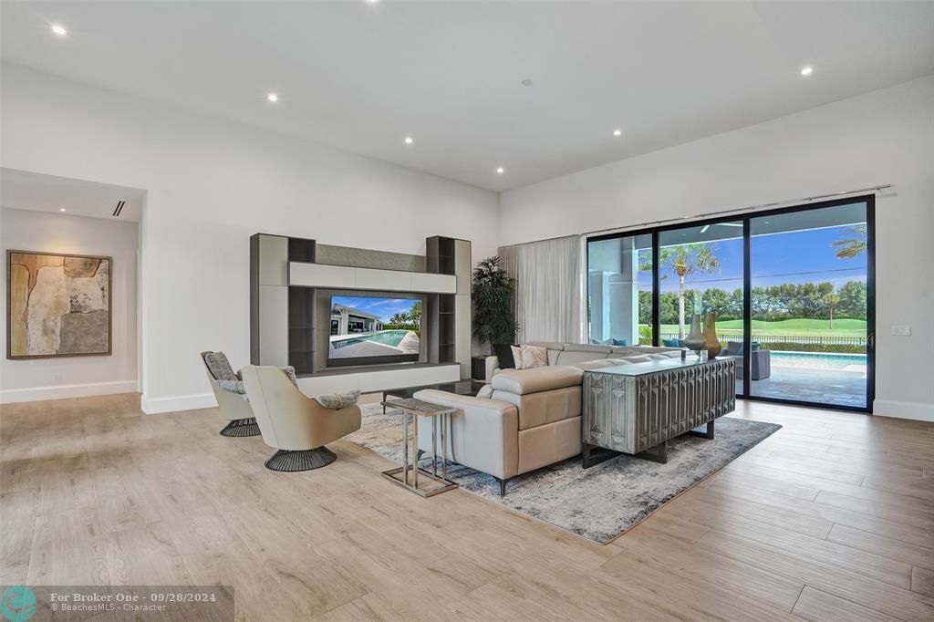 For Sale: $5,590,000 (4 beds, 4 baths, 4653 Square Feet)