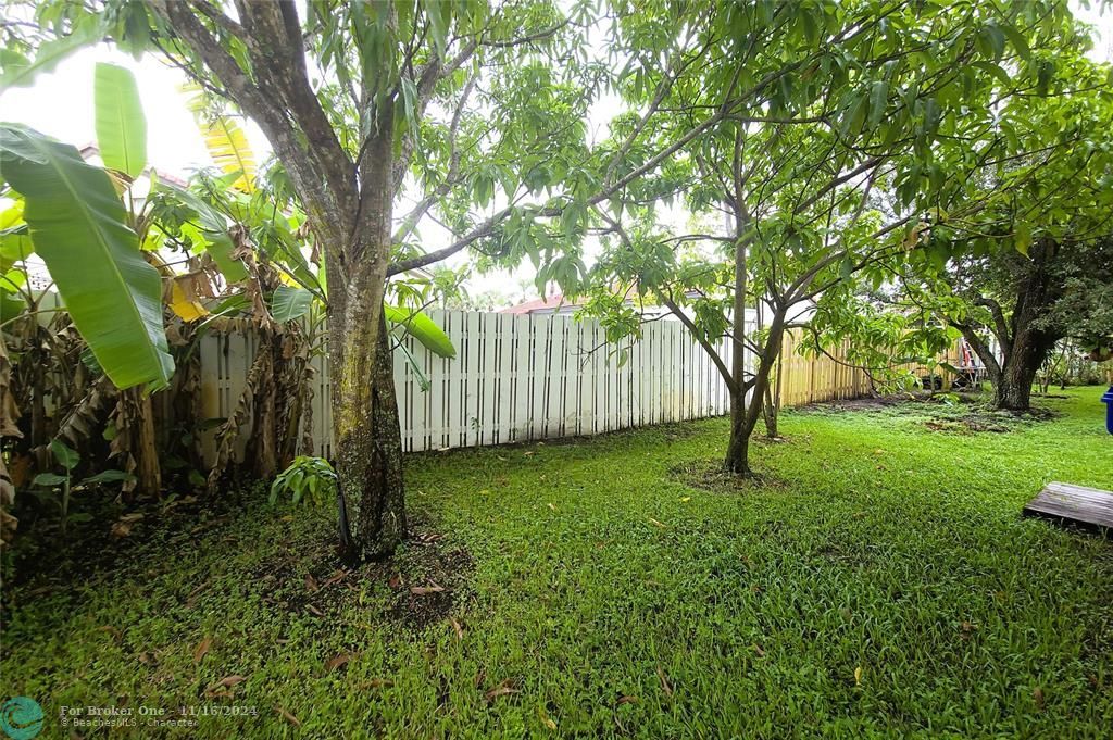 Active With Contract: $599,900 (3 beds, 2 baths, 2126 Square Feet)