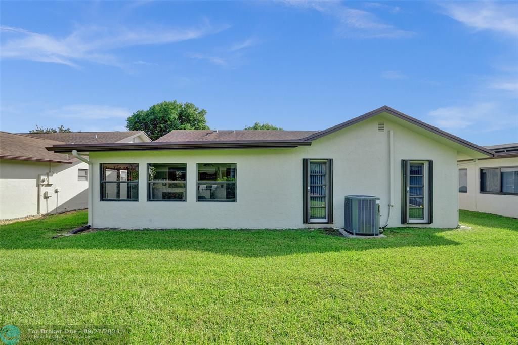 For Sale: $356,000 (3 beds, 2 baths, 1642 Square Feet)