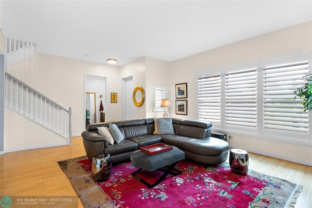 For Sale: $529,900 (2 beds, 2 baths, 1738 Square Feet)