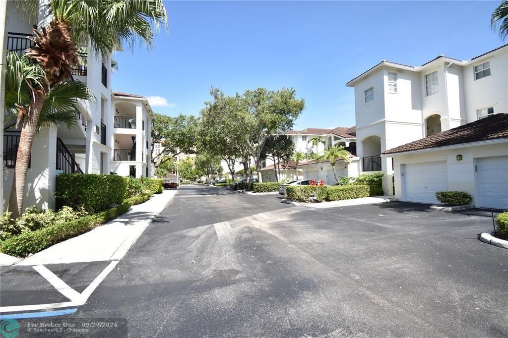 For Sale: $599,000 (3 beds, 2 baths, 1320 Square Feet)