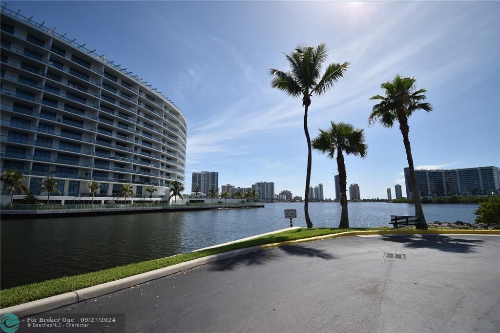 For Sale: $599,000 (3 beds, 2 baths, 1320 Square Feet)