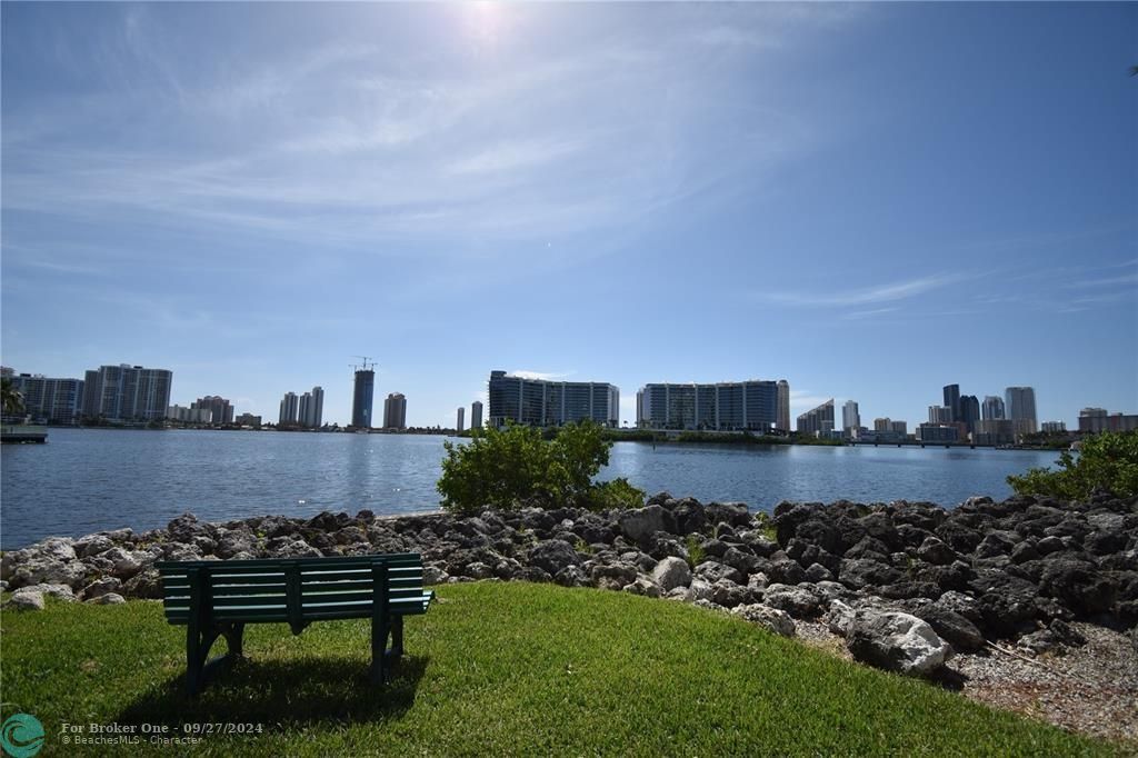 For Sale: $599,000 (3 beds, 2 baths, 1320 Square Feet)