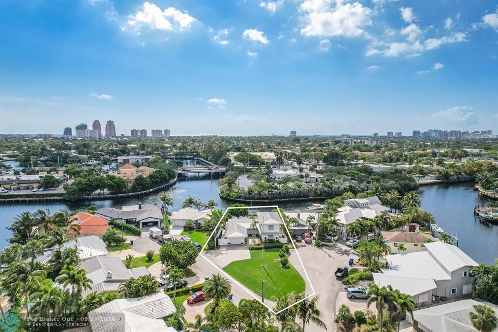 For Sale: $1,999,000 (2 beds, 2 baths, 1894 Square Feet)