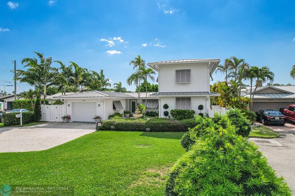 For Sale: $1,999,000 (2 beds, 2 baths, 1894 Square Feet)