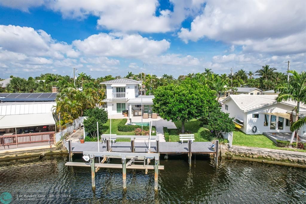 For Sale: $1,999,000 (2 beds, 2 baths, 1894 Square Feet)