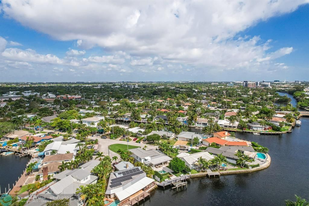 For Sale: $1,999,000 (2 beds, 2 baths, 1894 Square Feet)