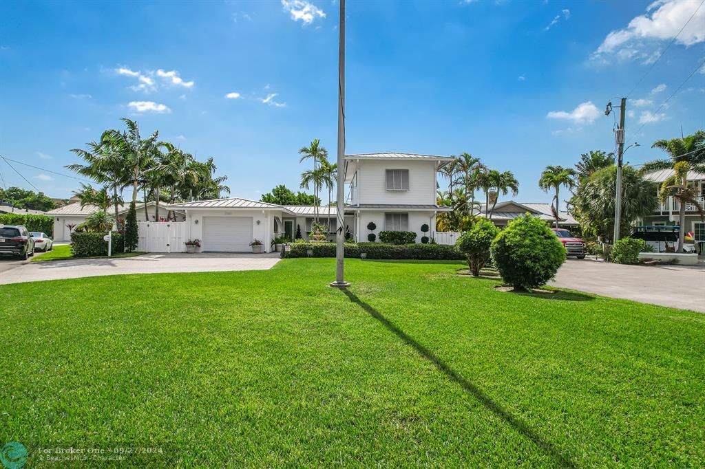 For Sale: $1,999,000 (2 beds, 2 baths, 1894 Square Feet)