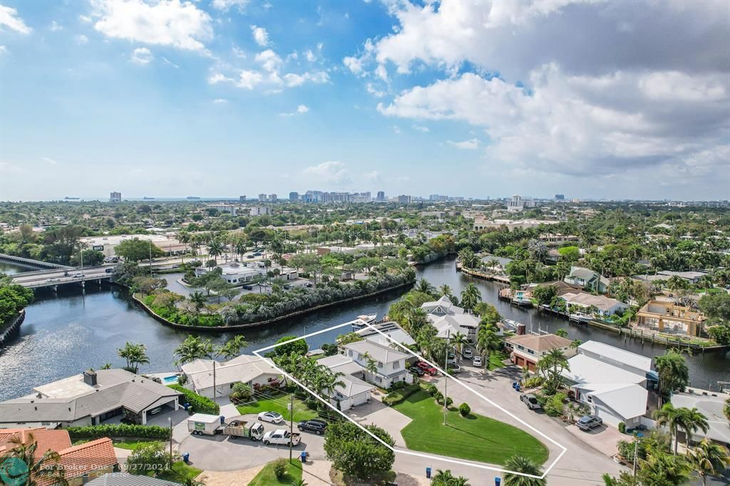 For Sale: $1,999,000 (2 beds, 2 baths, 1894 Square Feet)