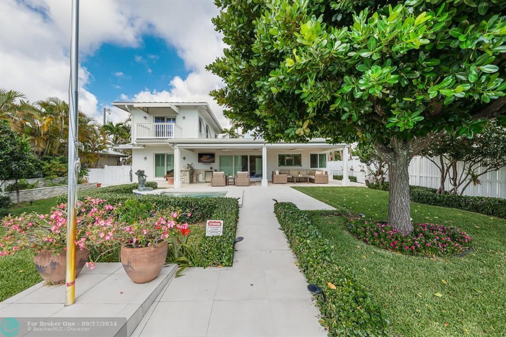 For Sale: $1,999,000 (2 beds, 2 baths, 1894 Square Feet)